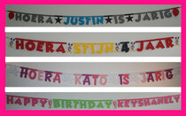 Naamslingers met eigen tekst  width=