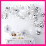 Zilveren ballonnen  width=