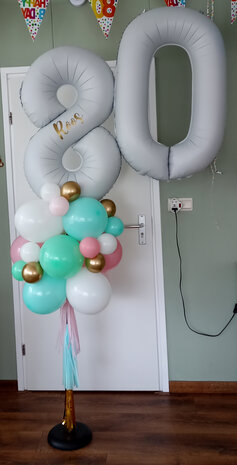 Staander met cijfer ballondecoraties