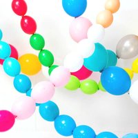 Hoe maak je een slinger van ballonnen? Hoe maak je een slinger van ballonnen?