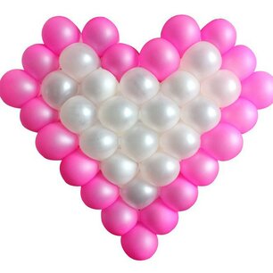 Hart frame voor 38 kleine ballonnen, afm. frame 60x60cm Hart frame voor 38 kleine ballonnen, afm. frame 60x60cm