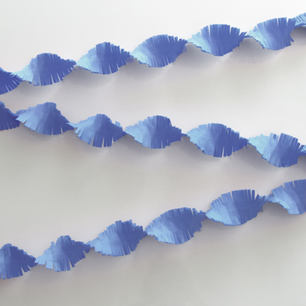 Blauw, lichtblauw Guirlande crepe slinger, 24 meter Blauw, lichtblauw Guirlande crepe slinger, 24 meter